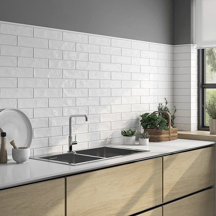 Pris Shiny White 7.5x30 cm